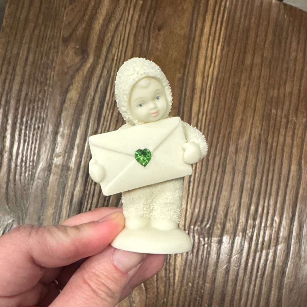Snowbabies “Extra Special Delivery” Peridot (August birth stone)